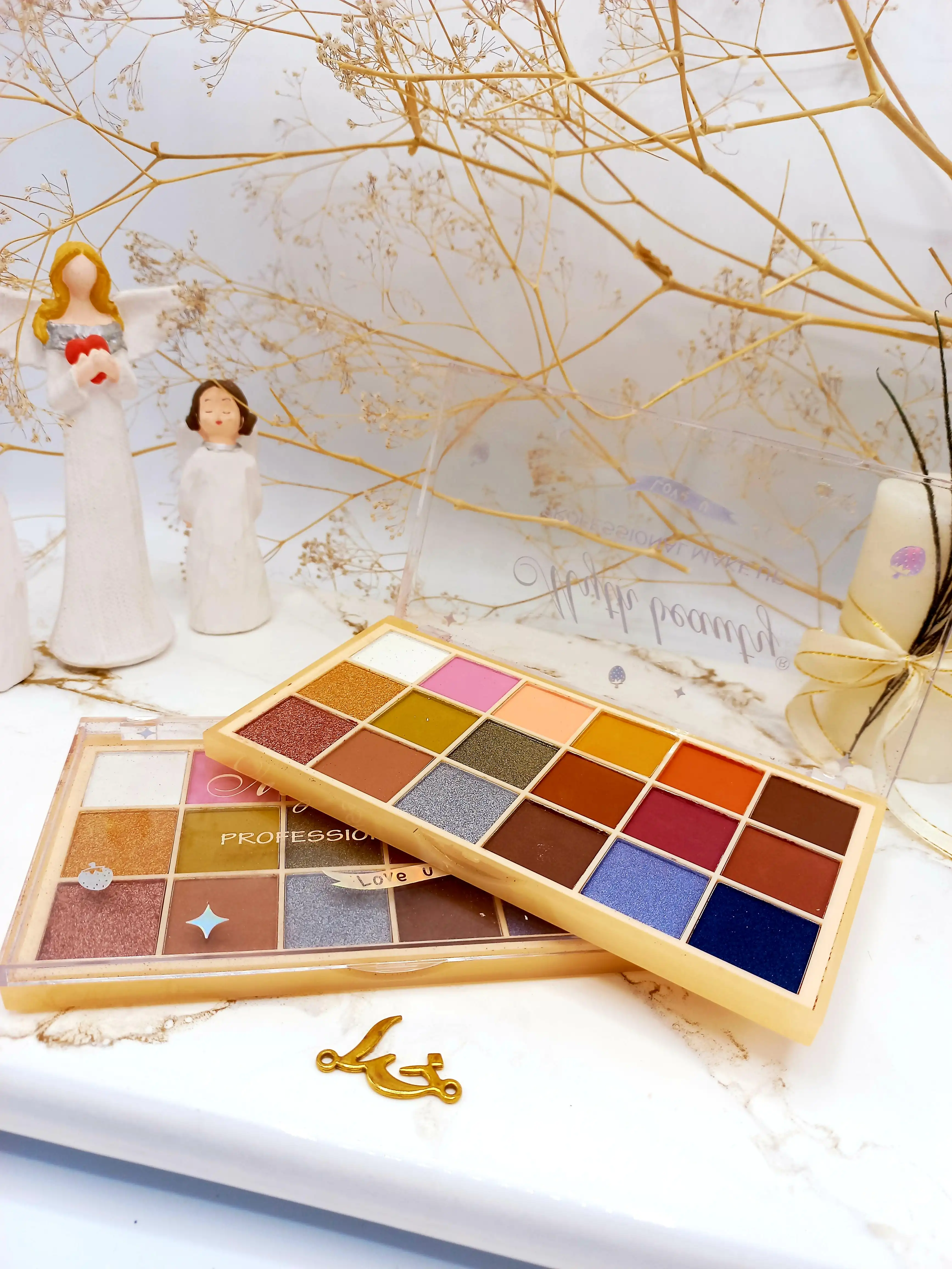 پالت سایه پرطرفدار Myth beauty کد 0413