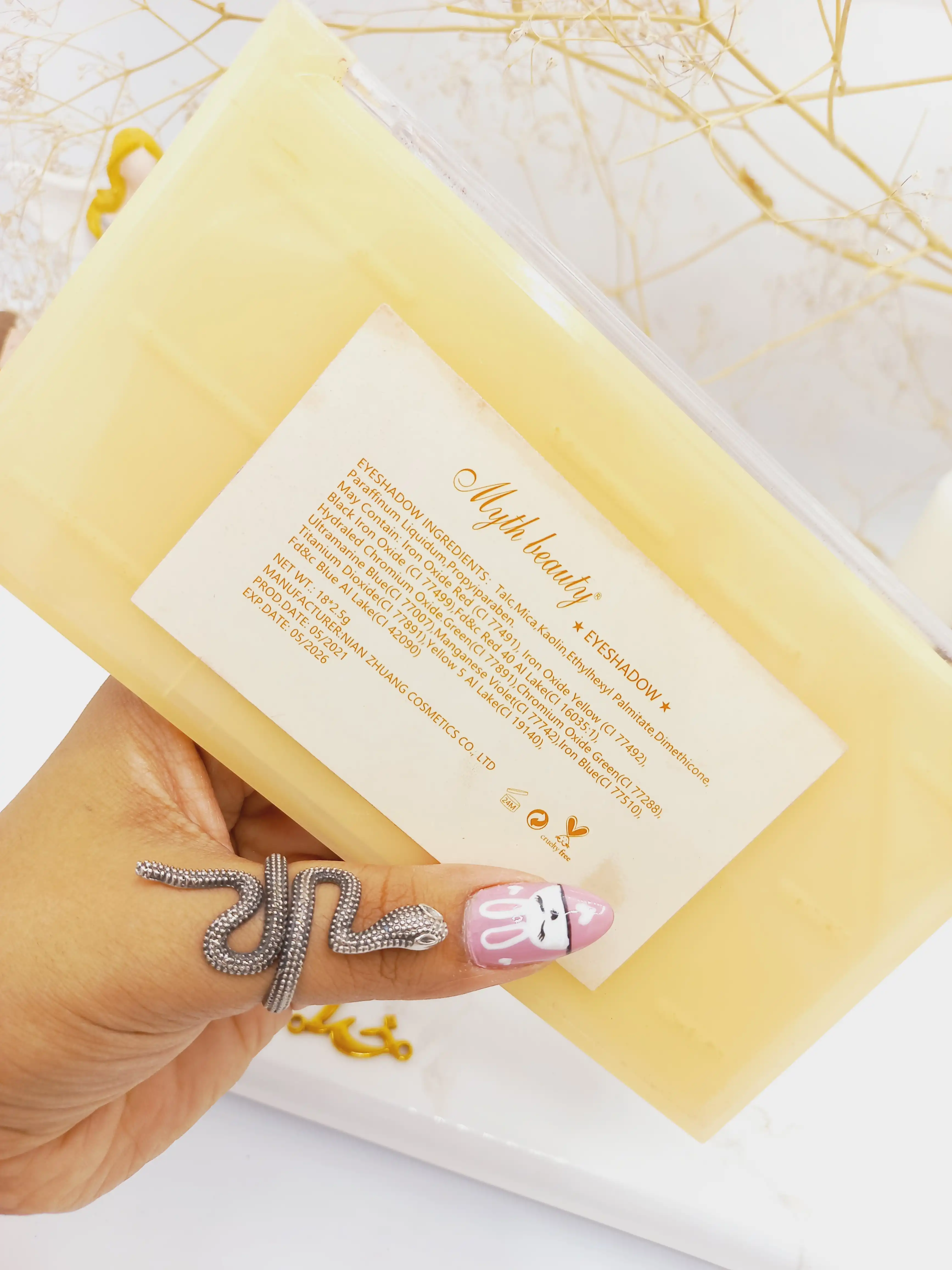 پالت سایه پرطرفدار Myth beauty کد 0413