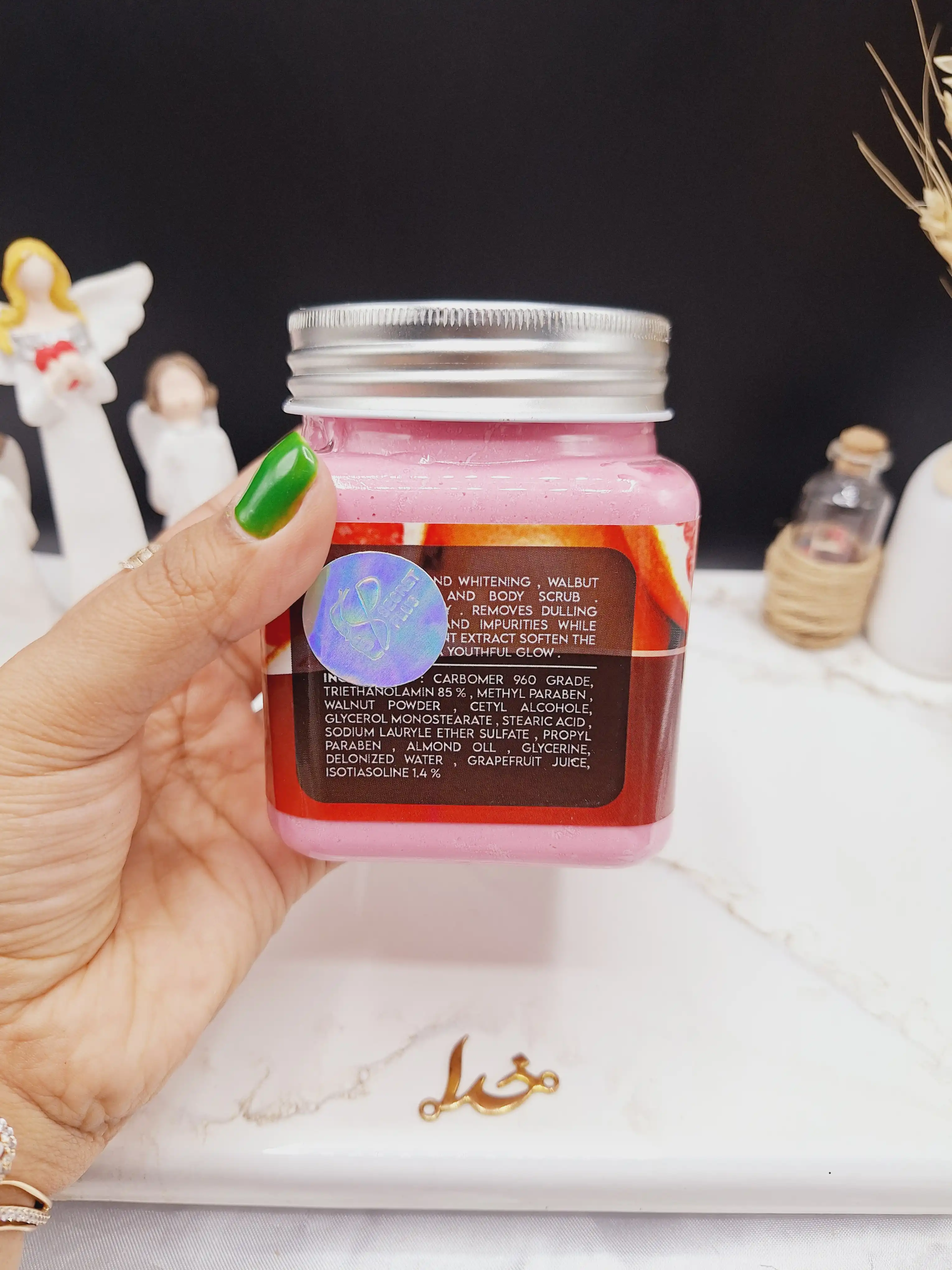 اسکراب لایه بردار تیرگی رایحه گریپ فروتGRAPEFRUIT PLASTERY برند secret plus حجم 500ml