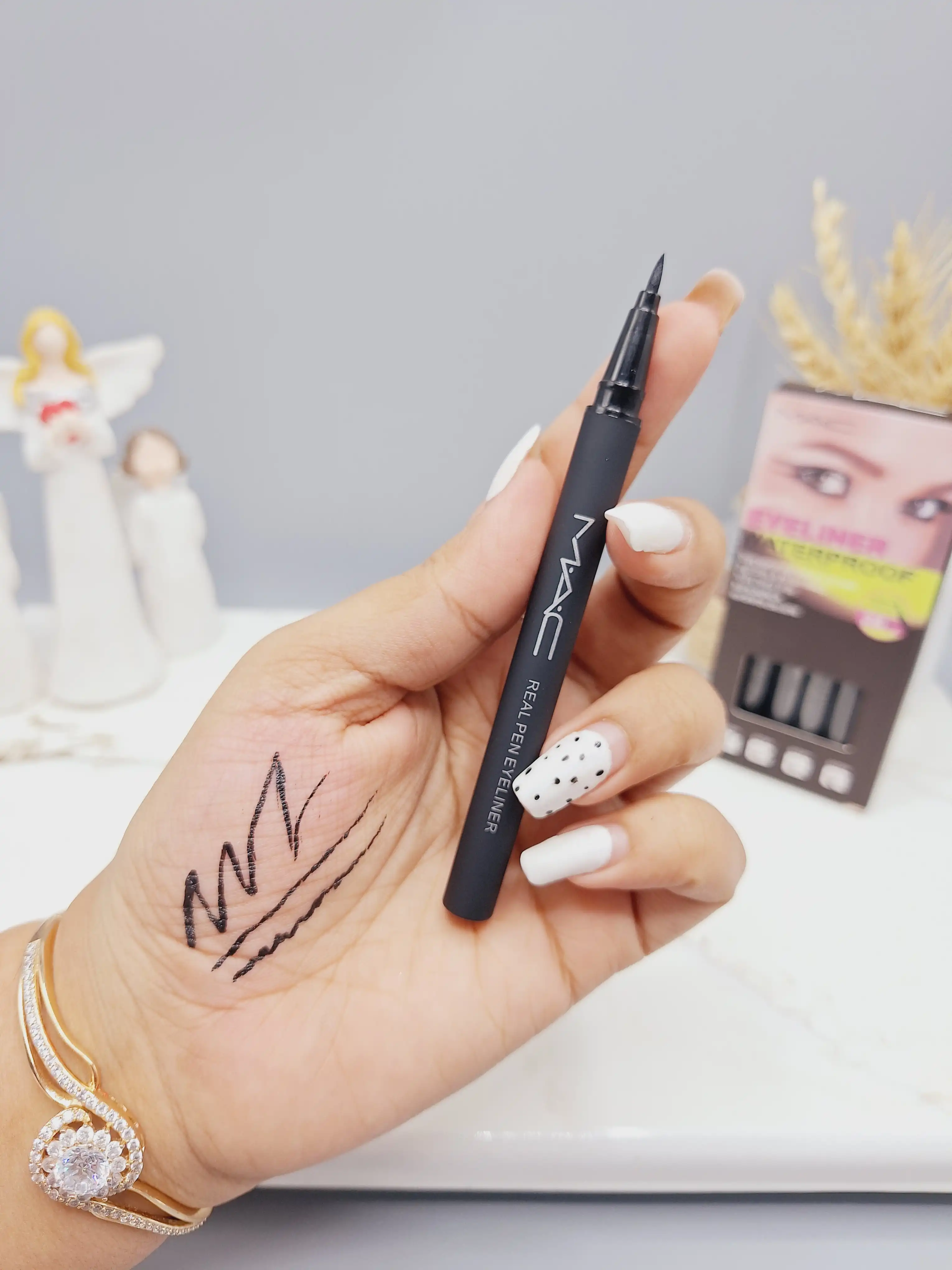 خط چشم ماژیکی ضد آب کد 7166