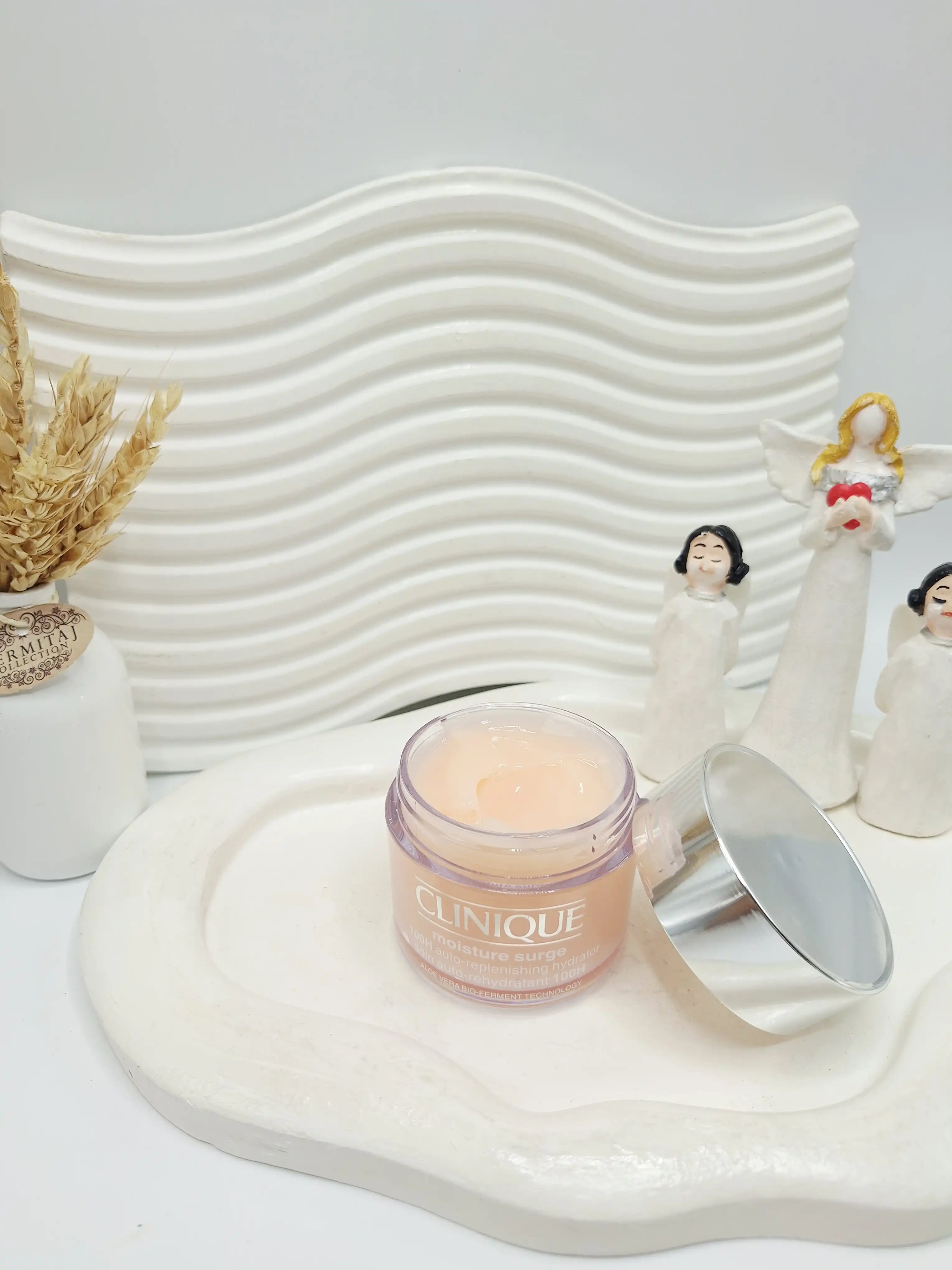 ژل کرم آبرسان ۱۰۰ ساعته کلینیک مدل Moisture Surge های کپی امارات کد