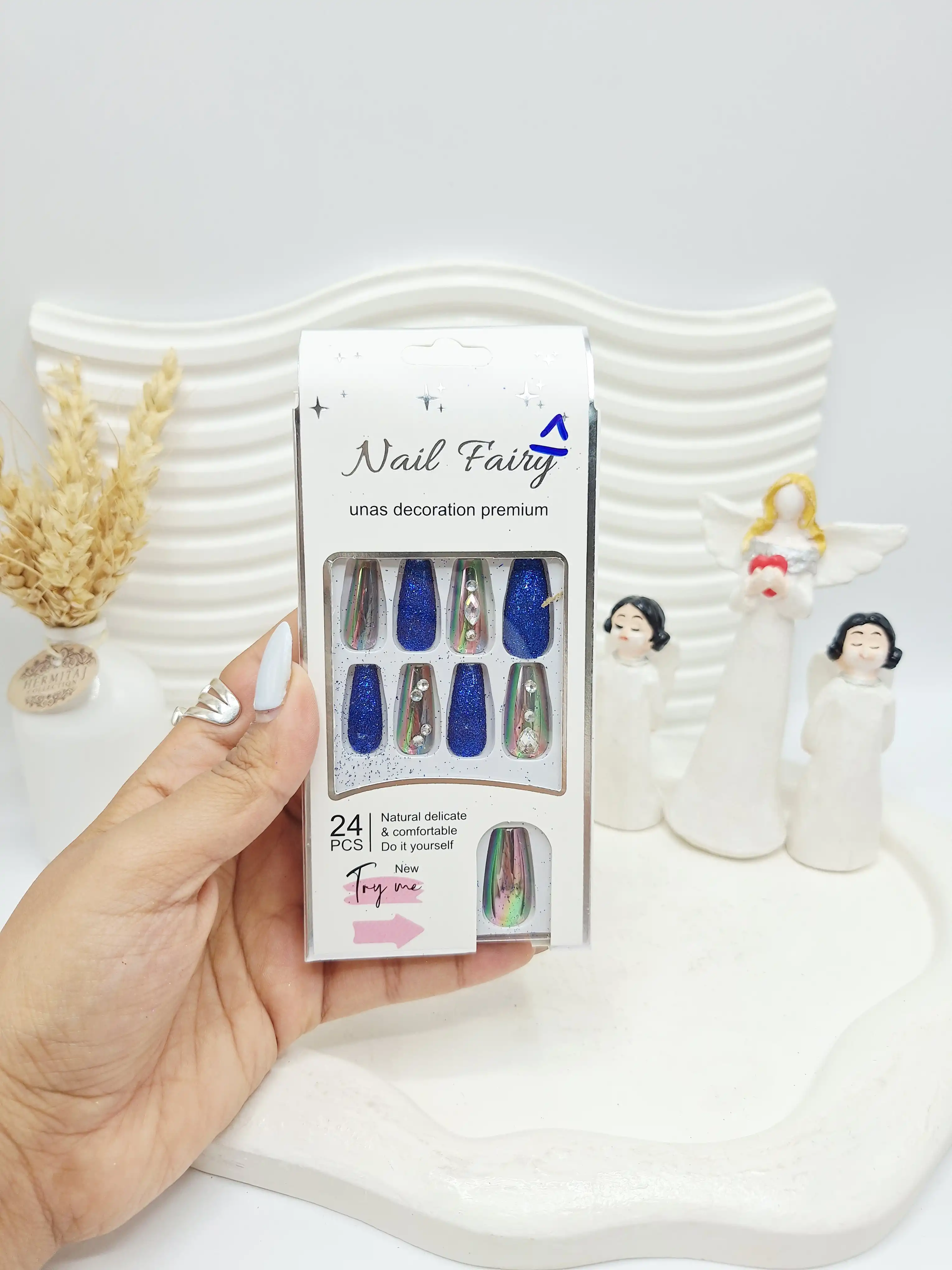 پک ناخن مصنوعی 24 تایی جلد سفید کد 8061